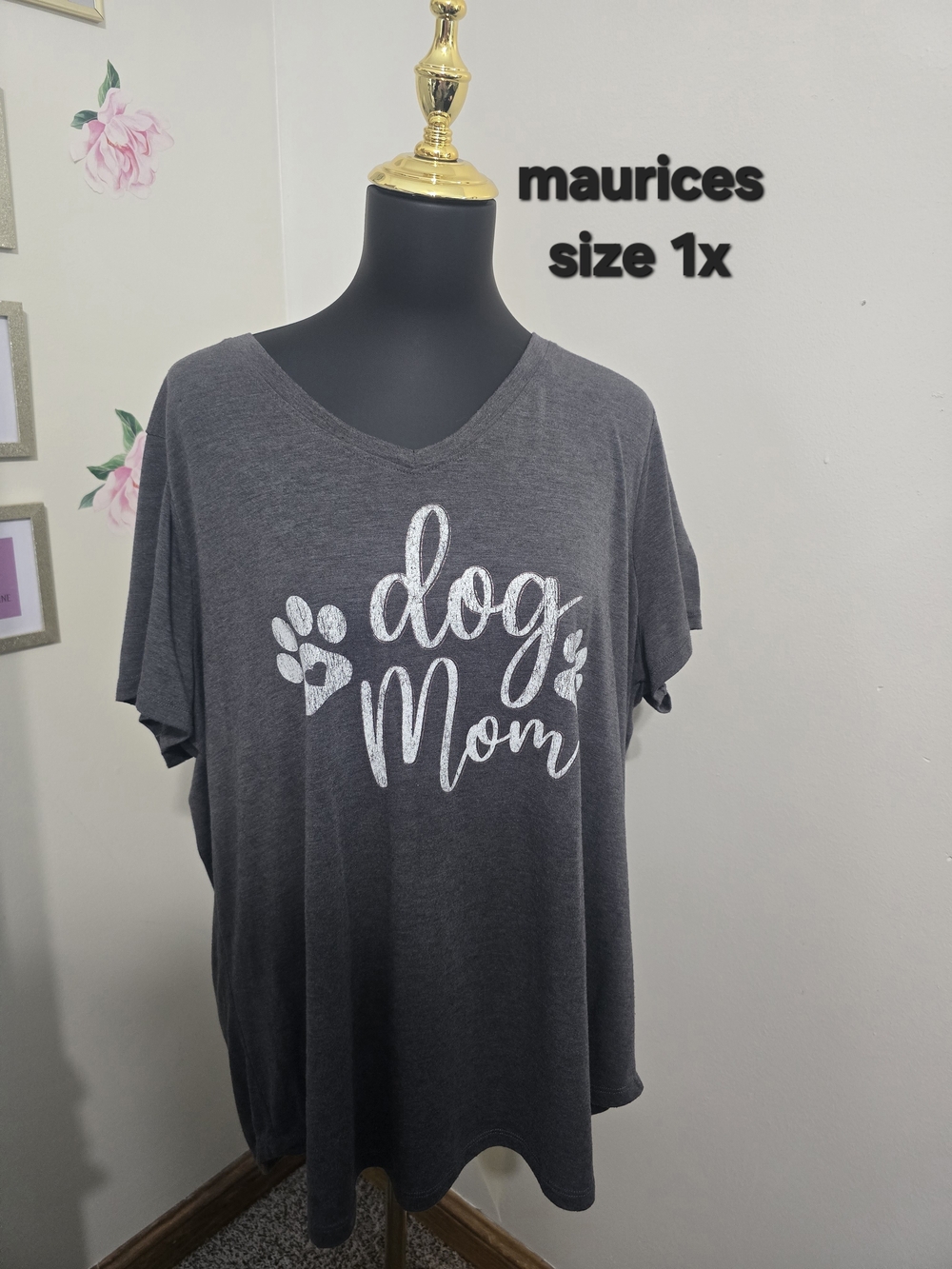 Maurices Charcoal Gray "Dog Mom" Tee